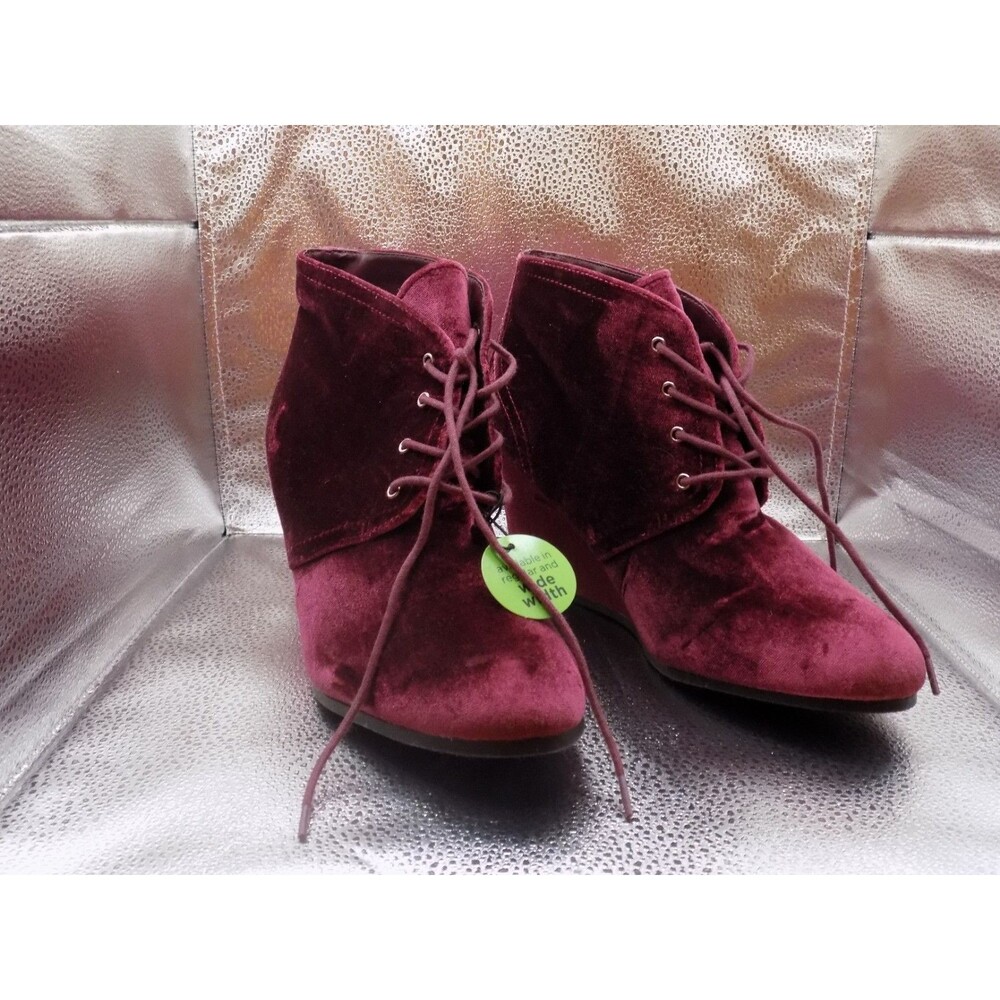 Arizona Jeans Memory Foam Maroon/Magenta Velvet Soft Women's Boots 12m